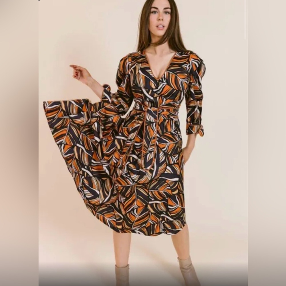 Laroque Davis Dress
⁦Color⁩: Copper Leaf